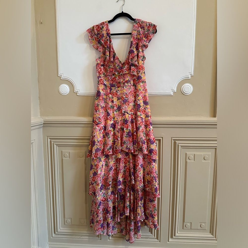 Wayf Tiered Ruffle Maxi Dress Floral V Neckline Sz M Flattering Fit